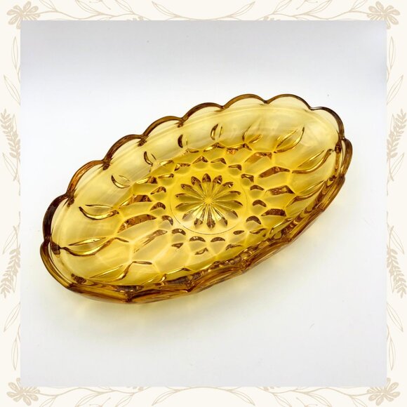 Vintage Anchor Hocking Fairfield Yellow Glass Butter Dish with Lid - Picture 3 of 6